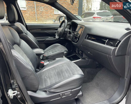 Чорний Міцубісі Аутлендер, об'ємом двигуна 2.36 л та пробігом 153 тис. км за 16450 $, фото 8 на Automoto.ua