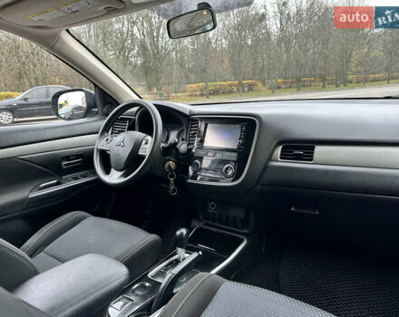 Чорний Міцубісі Аутлендер, об'ємом двигуна 2.36 л та пробігом 169 тис. км за 13450 $, фото 23 на Automoto.ua