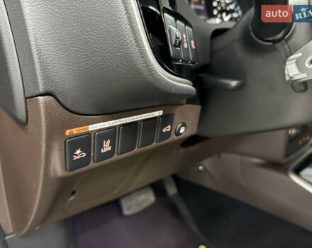 Чорний Міцубісі Аутлендер, об'ємом двигуна 2 л та пробігом 67 тис. км за 22999 $, фото 18 на Automoto.ua