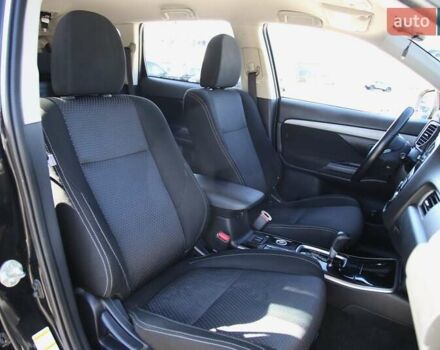 Черный Мицубиси Аутлендер, объемом двигателя 2.4 л и пробегом 130 тыс. км за 16200 $, фото 9 на Automoto.ua