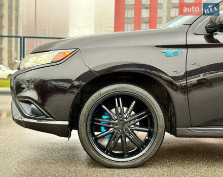 Чорний Міцубісі Аутлендер, об'ємом двигуна 2 л та пробігом 79 тис. км за 22900 $, фото 9 на Automoto.ua