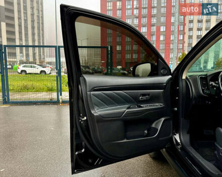 Чорний Міцубісі Аутлендер, об'ємом двигуна 2 л та пробігом 79 тис. км за 22900 $, фото 21 на Automoto.ua