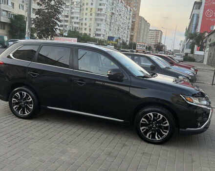 Чорний Міцубісі Аутлендер, об'ємом двигуна 2 л та пробігом 155 тис. км за 22500 $, фото 4 на Automoto.ua