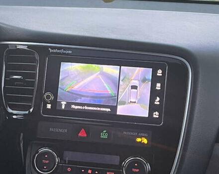 Чорний Міцубісі Аутлендер, об'ємом двигуна 2 л та пробігом 155 тис. км за 22500 $, фото 25 на Automoto.ua