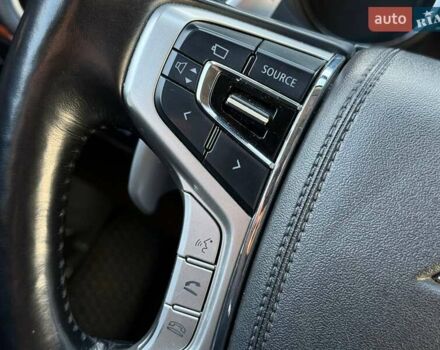 Черный Мицубиси Аутлендер, объемом двигателя 2 л и пробегом 67 тыс. км за 23000 $, фото 41 на Automoto.ua