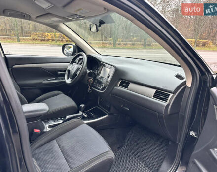 Чорний Міцубісі Аутлендер, об'ємом двигуна 2.36 л та пробігом 169 тис. км за 13450 $, фото 19 на Automoto.ua