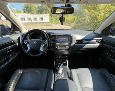 Черный Мицубиси Аутлендер, объемом двигателя 2 л и пробегом 54 тыс. км за 20800 $, фото 5 на Automoto.ua