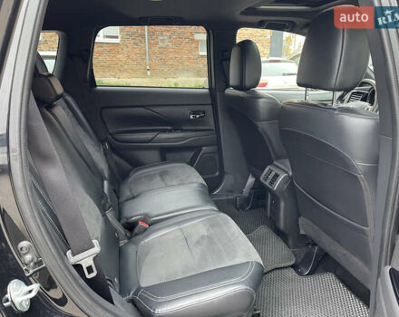 Чорний Міцубісі Аутлендер, об'ємом двигуна 2.36 л та пробігом 153 тис. км за 16450 $, фото 10 на Automoto.ua