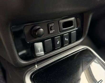 Черный Мицубиси Аутлендер, объемом двигателя 2.36 л и пробегом 91 тыс. км за 18300 $, фото 15 на Automoto.ua