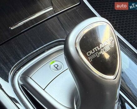 Черный Мицубиси Аутлендер, объемом двигателя 2 л и пробегом 67 тыс. км за 23000 $, фото 52 на Automoto.ua