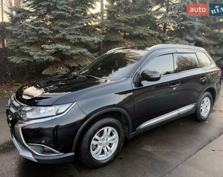 Чорний Міцубісі Аутлендер, об'ємом двигуна 2 л та пробігом 81 тис. км за 18950 $, фото 3 на Automoto.ua