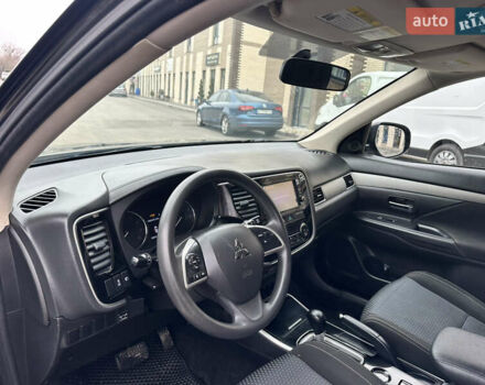 Чорний Міцубісі Аутлендер, об'ємом двигуна 2.36 л та пробігом 169 тис. км за 13450 $, фото 17 на Automoto.ua