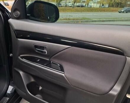 Міцубісі Аутлендер 2018 у Белой Церкве на Automoto.ua Чорний Міцубісі Аутлендер, об'ємом двигуна 2 л та пробігом 121 тис. км за 17800 $, фото 33 на Automoto.ua