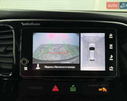 Чорний Міцубісі Аутлендер, об'ємом двигуна 2 л та пробігом 67 тис. км за 22999 $, фото 24 на Automoto.ua