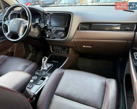 Черный Мицубиси Аутлендер, объемом двигателя 2 л и пробегом 67 тыс. км за 23000 $, фото 31 на Automoto.ua