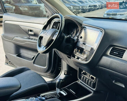 Міцубісі Аутлендер 2018 у Харкові на Automoto.ua Чорний Міцубісі Аутлендер, об'ємом двигуна 2.4 л та пробігом 130 тис. км за 15900 $, фото 24 на Automoto.ua