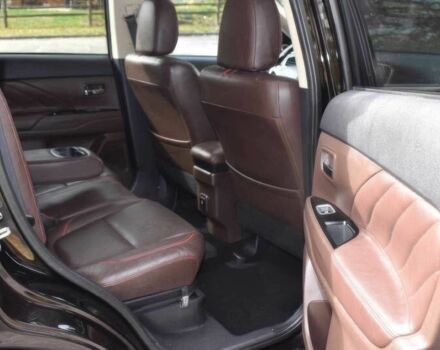 Чорний Міцубісі Аутлендер, об'ємом двигуна 2 л та пробігом 45 тис. км за 14000 $, фото 9 на Automoto.ua