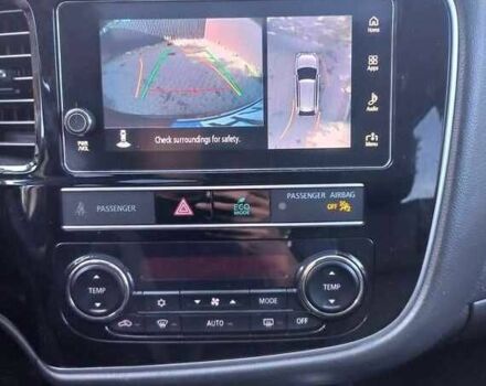 Черный Мицубиси Аутлендер, объемом двигателя 2.4 л и пробегом 132 тыс. км за 17600 $, фото 5 на Automoto.ua