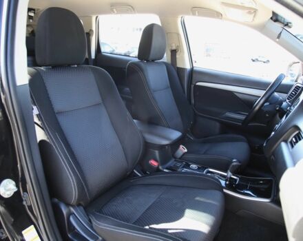 Черный Мицубиси Аутлендер, объемом двигателя 2.4 л и пробегом 130 тыс. км за 16200 $, фото 9 на Automoto.ua