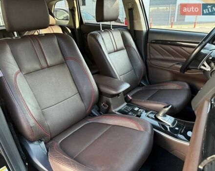 Черный Мицубиси Аутлендер, объемом двигателя 2 л и пробегом 67 тыс. км за 23000 $, фото 35 на Automoto.ua