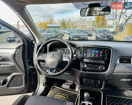 Міцубісі Аутлендер 2018 у Харкові на Automoto.ua Чорний Міцубісі Аутлендер, об'ємом двигуна 2.4 л та пробігом 130 тис. км за 15900 $, фото 20 на Automoto.ua