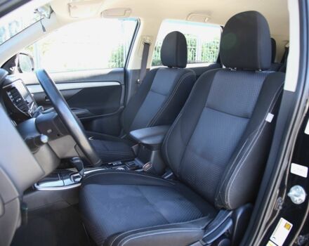 Черный Мицубиси Аутлендер, объемом двигателя 2.4 л и пробегом 130 тыс. км за 16200 $, фото 6 на Automoto.ua