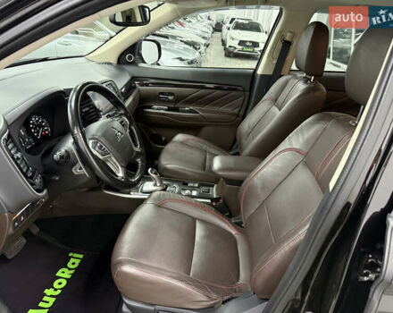 Чорний Міцубісі Аутлендер, об'ємом двигуна 2 л та пробігом 67 тис. км за 22999 $, фото 13 на Automoto.ua