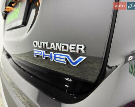 Чорний Міцубісі Аутлендер, об'ємом двигуна 2 л та пробігом 67 тис. км за 22999 $, фото 30 на Automoto.ua