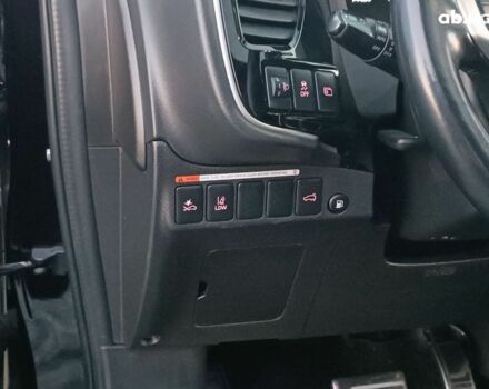 Черный Мицубиси Аутлендер, объемом двигателя 2 л и пробегом 115 тыс. км за 23700 $, фото 20 на Automoto.ua