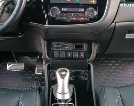 Черный Мицубиси Аутлендер, объемом двигателя 2 л и пробегом 115 тыс. км за 23700 $, фото 26 на Automoto.ua