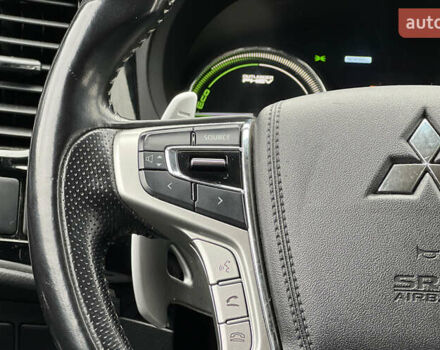 Черный Мицубиси Аутлендер, объемом двигателя 2 л и пробегом 96 тыс. км за 22750 $, фото 11 на Automoto.ua