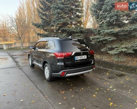 Чорний Міцубісі Аутлендер, об'ємом двигуна 2 л та пробігом 81 тис. км за 18950 $, фото 11 на Automoto.ua