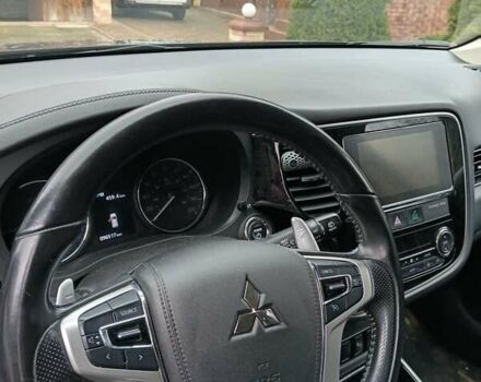 Чорний Міцубісі Аутлендер, об'ємом двигуна 2 л та пробігом 96 тис. км за 22000 $, фото 7 на Automoto.ua