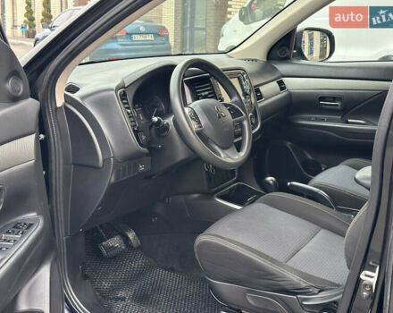 Чорний Міцубісі Аутлендер, об'ємом двигуна 2.36 л та пробігом 169 тис. км за 13450 $, фото 13 на Automoto.ua