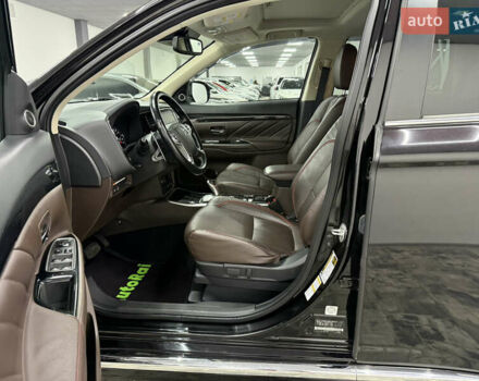 Чорний Міцубісі Аутлендер, об'ємом двигуна 2 л та пробігом 67 тис. км за 22999 $, фото 14 на Automoto.ua