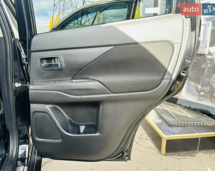 Міцубісі Аутлендер 2018 у Харкові на Automoto.ua Чорний Міцубісі Аутлендер, об'ємом двигуна 2.4 л та пробігом 130 тис. км за 15900 $, фото 22 на Automoto.ua