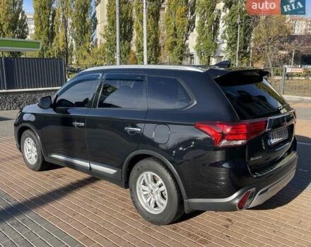 Міцубісі Аутлендер 2018 у Белой Церкве на Automoto.ua Чорний Міцубісі Аутлендер, об'ємом двигуна 2 л та пробігом 121 тис. км за 17800 $, фото 12 на Automoto.ua
