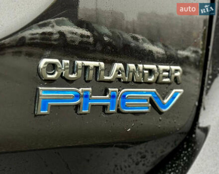 Чорний Міцубісі Аутлендер, об'ємом двигуна 2 л та пробігом 79 тис. км за 22900 $, фото 19 на Automoto.ua