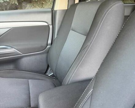 Чорний Міцубісі Аутлендер, об'ємом двигуна 2 л та пробігом 81 тис. км за 18950 $, фото 8 на Automoto.ua