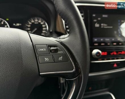 Черный Мицубиси Аутлендер, объемом двигателя 2 л и пробегом 65 тыс. км за 19950 $, фото 26 на Automoto.ua