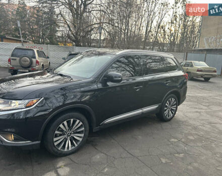 Черный Мицубиси Аутлендер, объемом двигателя 2.36 л и пробегом 67 тыс. км за 19500 $, фото 5 на Automoto.ua