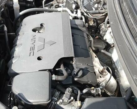 Міцубісі Аутлендер 2019 у Кривому Розі на Automoto.ua Чорний Міцубісі Аутлендер, об'ємом двигуна 2.4 л та пробігом 72 тис. км за 18500 $, фото 3 на Automoto.ua