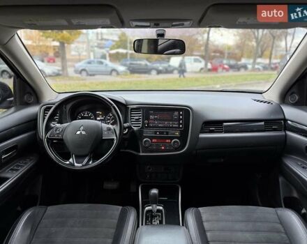 Чорний Міцубісі Аутлендер, об'ємом двигуна 2.36 л та пробігом 106 тис. км за 16250 $, фото 8 на Automoto.ua