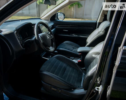 Міцубісі Аутлендер 2019 у Львові на Automoto.ua Чорний Міцубісі Аутлендер, об'ємом двигуна 2.4 л та пробігом 75 тис. км за 17200 $, фото 8 на Automoto.ua