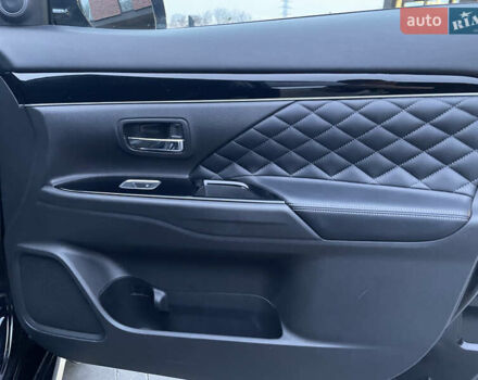 Черный Мицубиси Аутлендер, объемом двигателя 2.4 л и пробегом 53 тыс. км за 32900 $, фото 9 на Automoto.ua