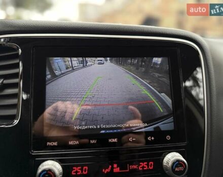 Черный Мицубиси Аутлендер, объемом двигателя 2 л и пробегом 65 тыс. км за 19950 $, фото 34 на Automoto.ua