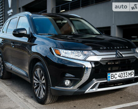 Міцубісі Аутлендер 2019 у Львові на Automoto.ua Чорний Міцубісі Аутлендер, об'ємом двигуна 2.4 л та пробігом 75 тис. км за 17200 $, фото 2 на Automoto.ua