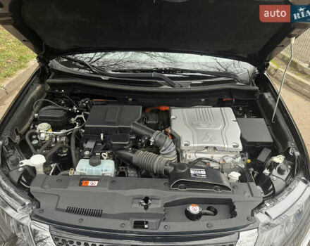 Черный Мицубиси Аутлендер, объемом двигателя 2 л и пробегом 148 тыс. км за 21800 $, фото 27 на Automoto.ua