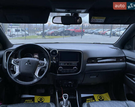 Черный Мицубиси Аутлендер, объемом двигателя 2.4 л и пробегом 53 тыс. км за 32900 $, фото 8 на Automoto.ua