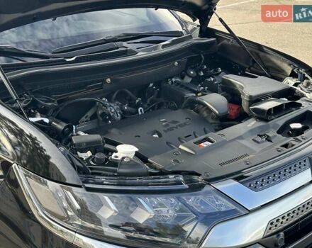 Черный Мицубиси Аутлендер, объемом двигателя 2.36 л и пробегом 90 тыс. км за 26500 $, фото 43 на Automoto.ua